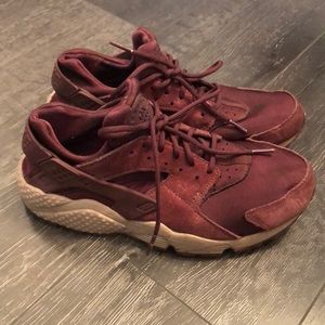 Nike Women's Huarache Shoes